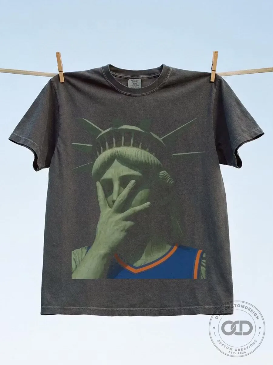 New York Basketball Fan Shirt Statue of Liberty Graphic Washed T-Shirt